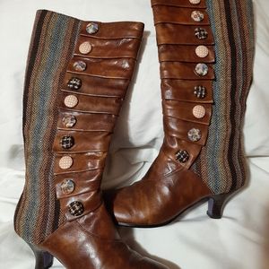 Kenzie "Phyllis" Boots